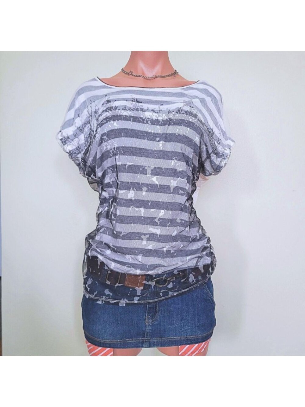 Edista Indie Pattern Mesh Stripe Oversized Goth Off-Shoulder Short Sleeve (L)